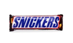 Шоколадный батончик “Сникерс”